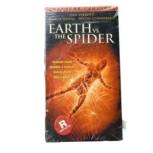 Earth vs the Spider VHS 2001 Creature Features Stan Winston Dan Aykroyd Sealed